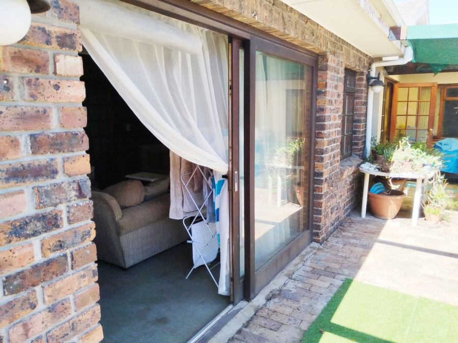 3 Bedroom Property for Sale in Stellenberg Western Cape